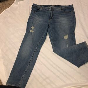 Universal thread distressed crop denim
